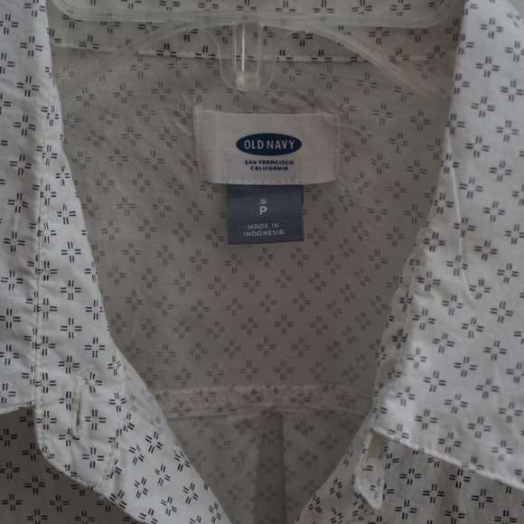 Small Old Navy White Button Down Shirt - Picture 2 of 4